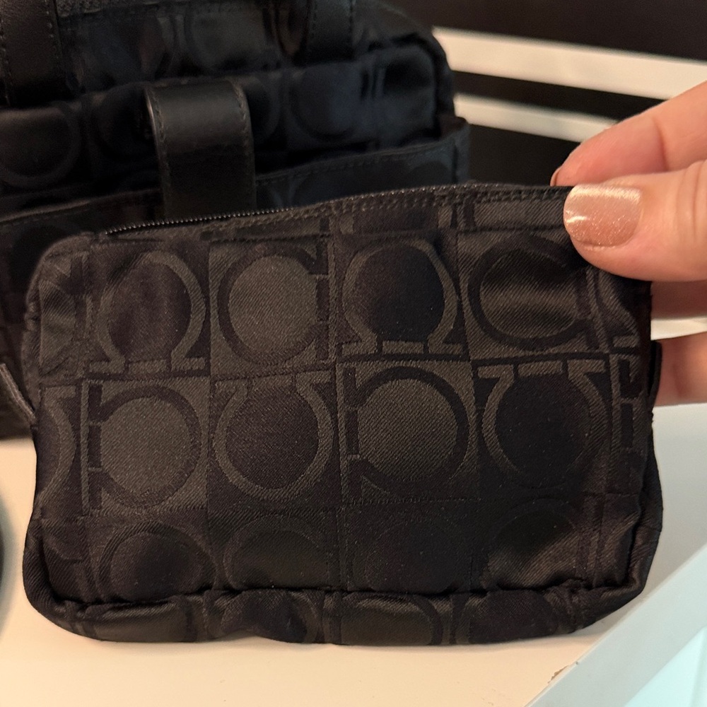 Ferragamo Patterned Handbag - Picture 4 of 7